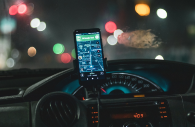 Cara Ampuh Mencegah Ponsel Panas Berlebih di Dalam Mobil