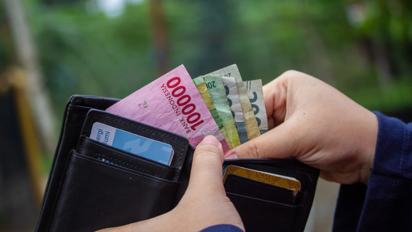 Nilai Tukar Rupiah Melemah ke Rp17.879, Investor Wajib Waspadai Dampak Ini